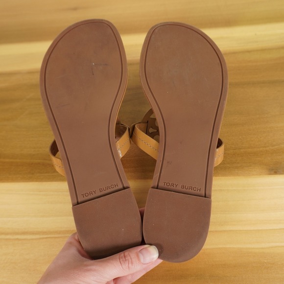Tory Burch Miller Sandals Womens 8M Tan Patent Leather Logo Thong Flip Flops - Picture 5 of 6